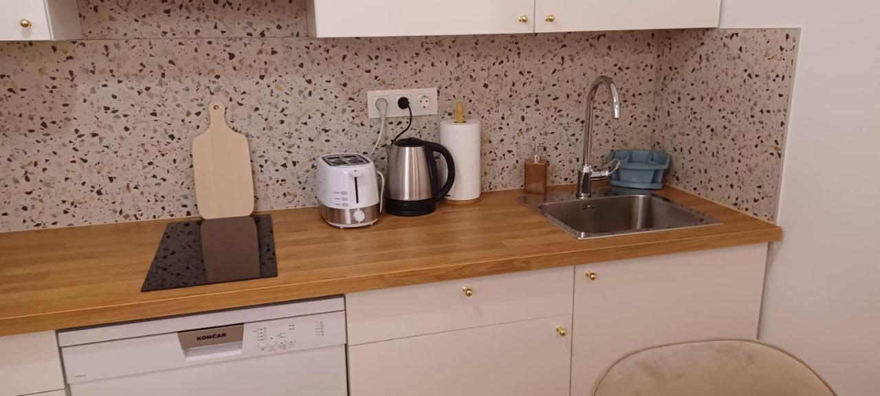 Studio Apartman Four Pearls Karlovac Eksteriør bilde